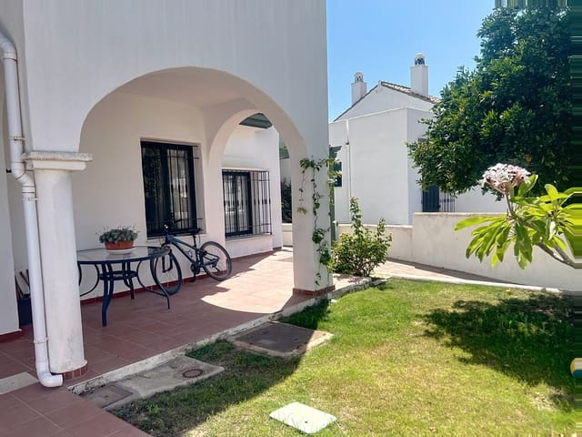 3 soveværelse Semi-Rækkehus til salg i Manilva med swimmingpool garage - € 549.000 (Ref: 9183603)