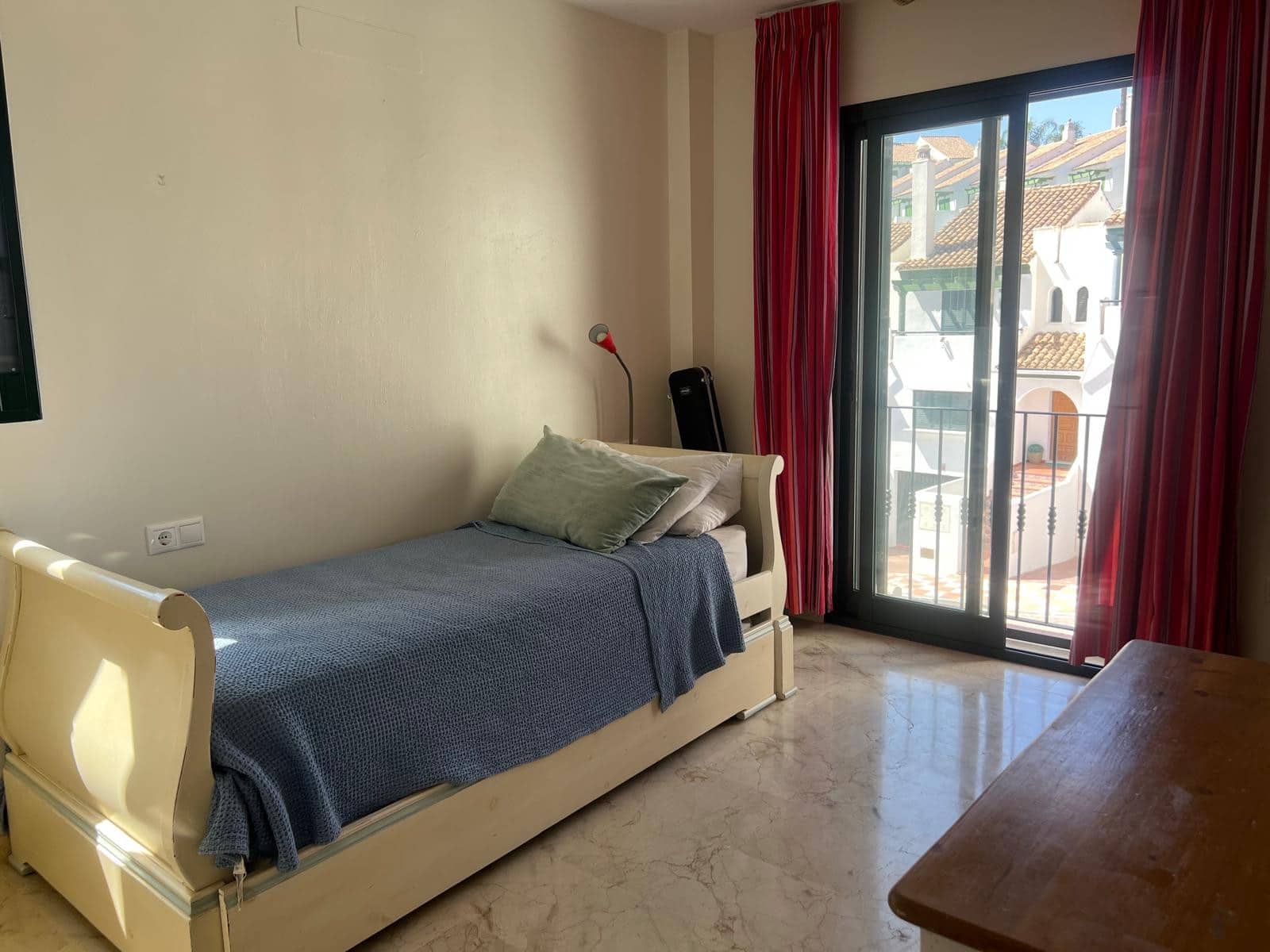 3 soveværelse Semi-Rækkehus til salg i Manilva med swimmingpool garage - € 549.000 (Ref: 9183603)