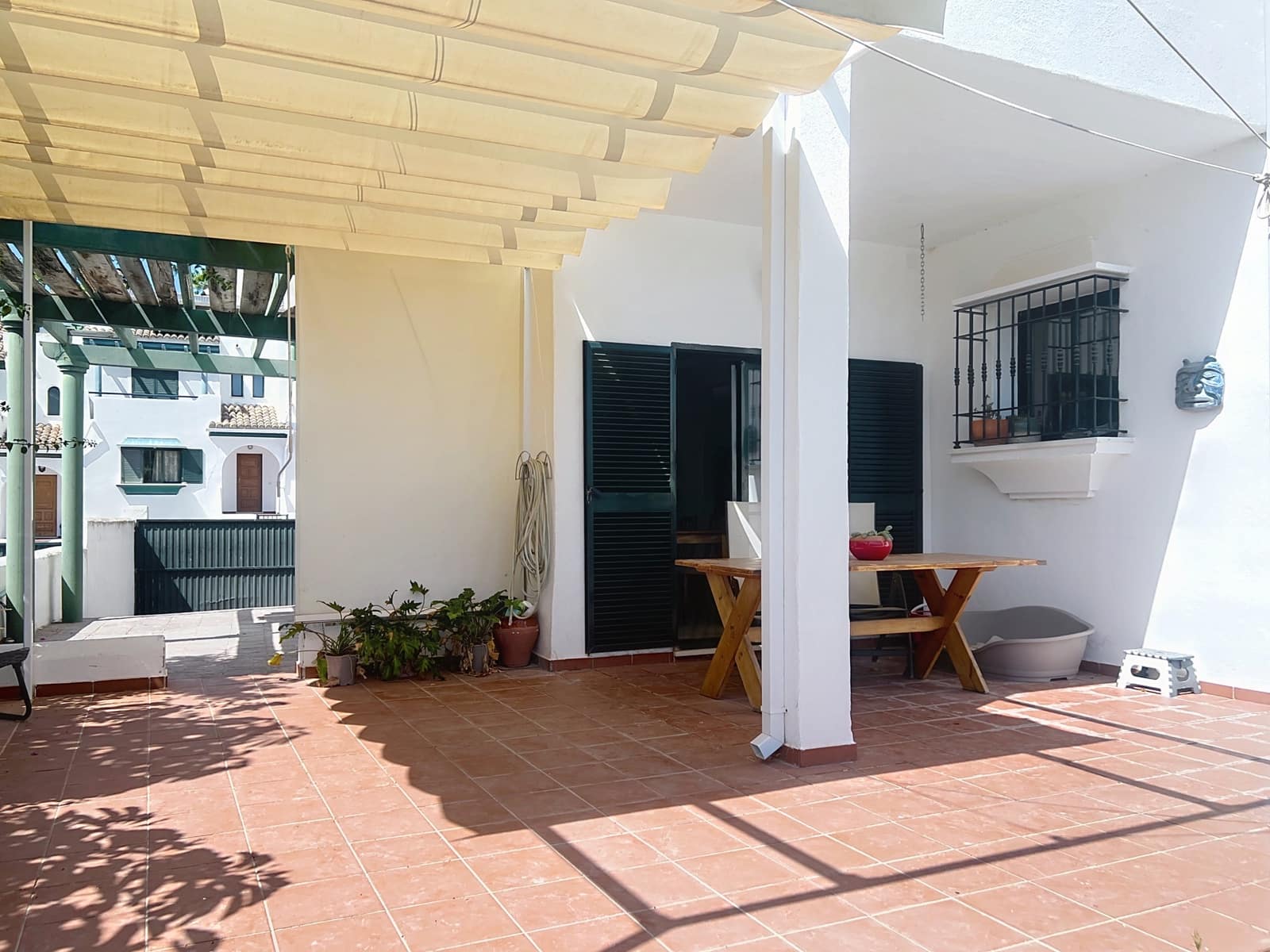 3 soveværelse Semi-Rækkehus til salg i Manilva med swimmingpool garage - € 549.000 (Ref: 9183603)