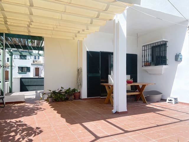 3 soveværelse Semi-Rækkehus til salg i Manilva med swimmingpool garage - € 549.000 (Ref: 9183603)