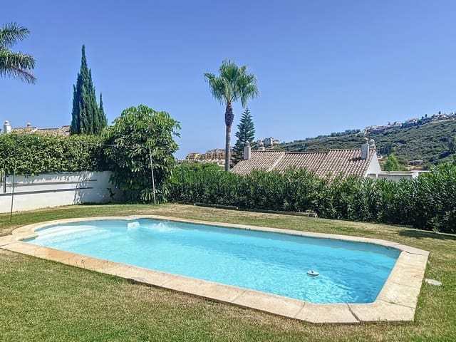 3 soveværelse Semi-Rækkehus til salg i Manilva med swimmingpool garage - € 549.000 (Ref: 9183603)