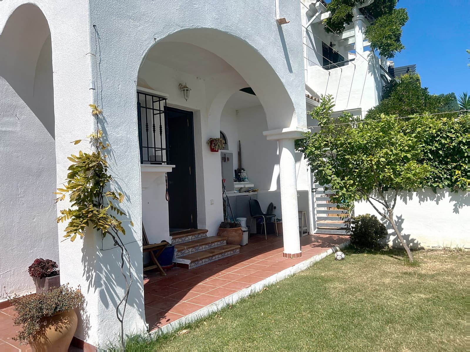 3 soveværelse Semi-Rækkehus til salg i Manilva med swimmingpool garage - € 549.000 (Ref: 9183603)