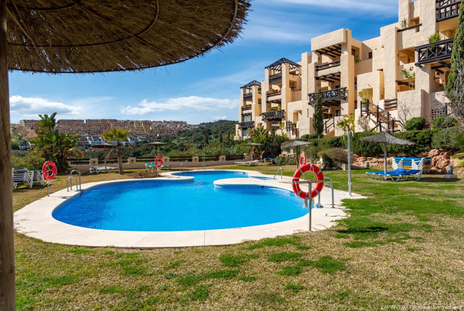 3 soverom Penthouse til salgs i San Luis de Sabinillas med svømmebasseng garasje - € 510 000 (Ref: 9200417)