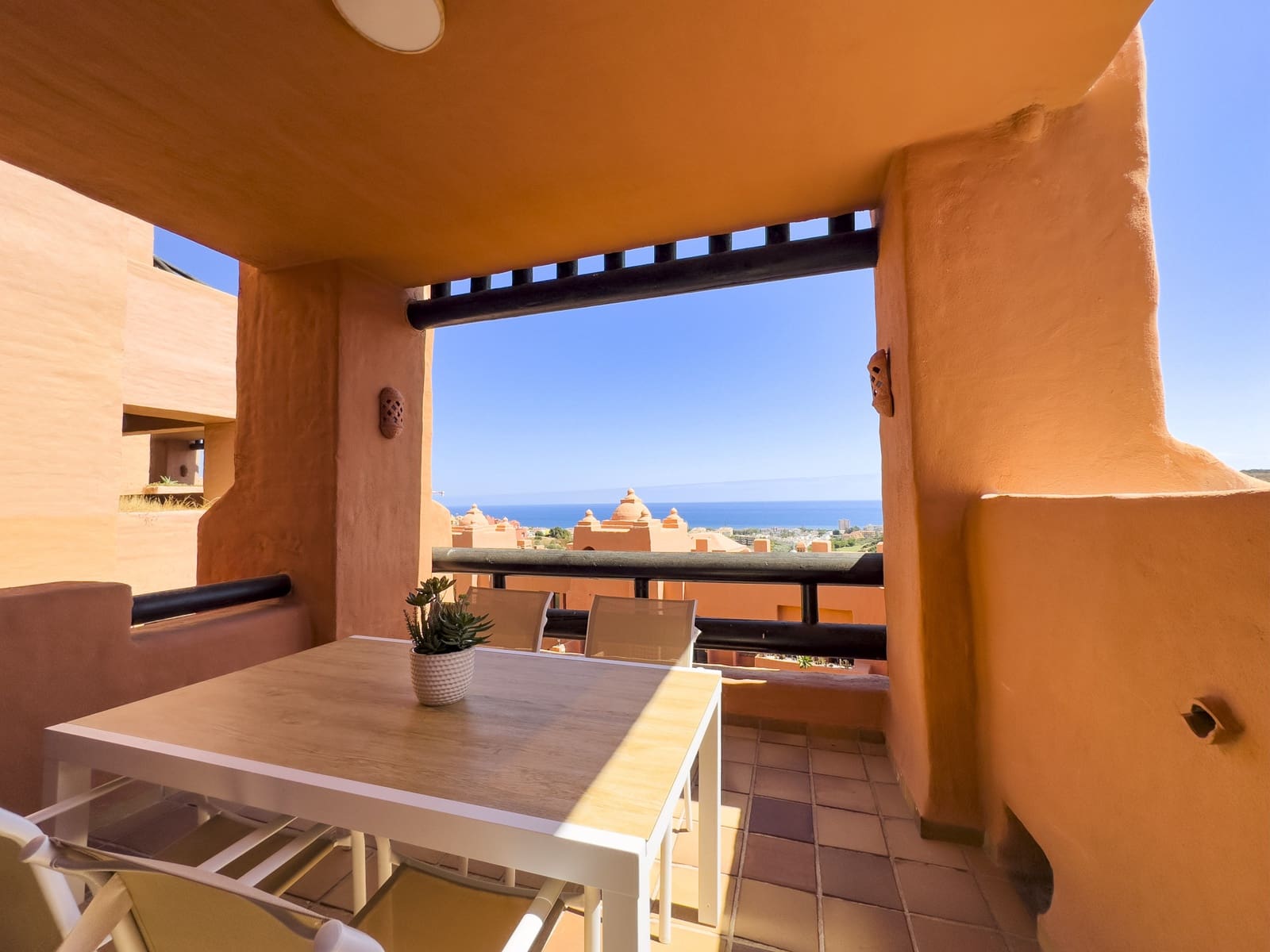 2 sypialnia Apartament na sprzedaż w Manilva z basenem garażem - 329 000 € (Ref: 9239832)