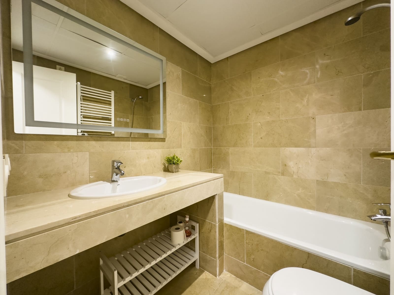 2 sypialnia Apartament na sprzedaż w Manilva z basenem garażem - 329 000 € (Ref: 9239832)