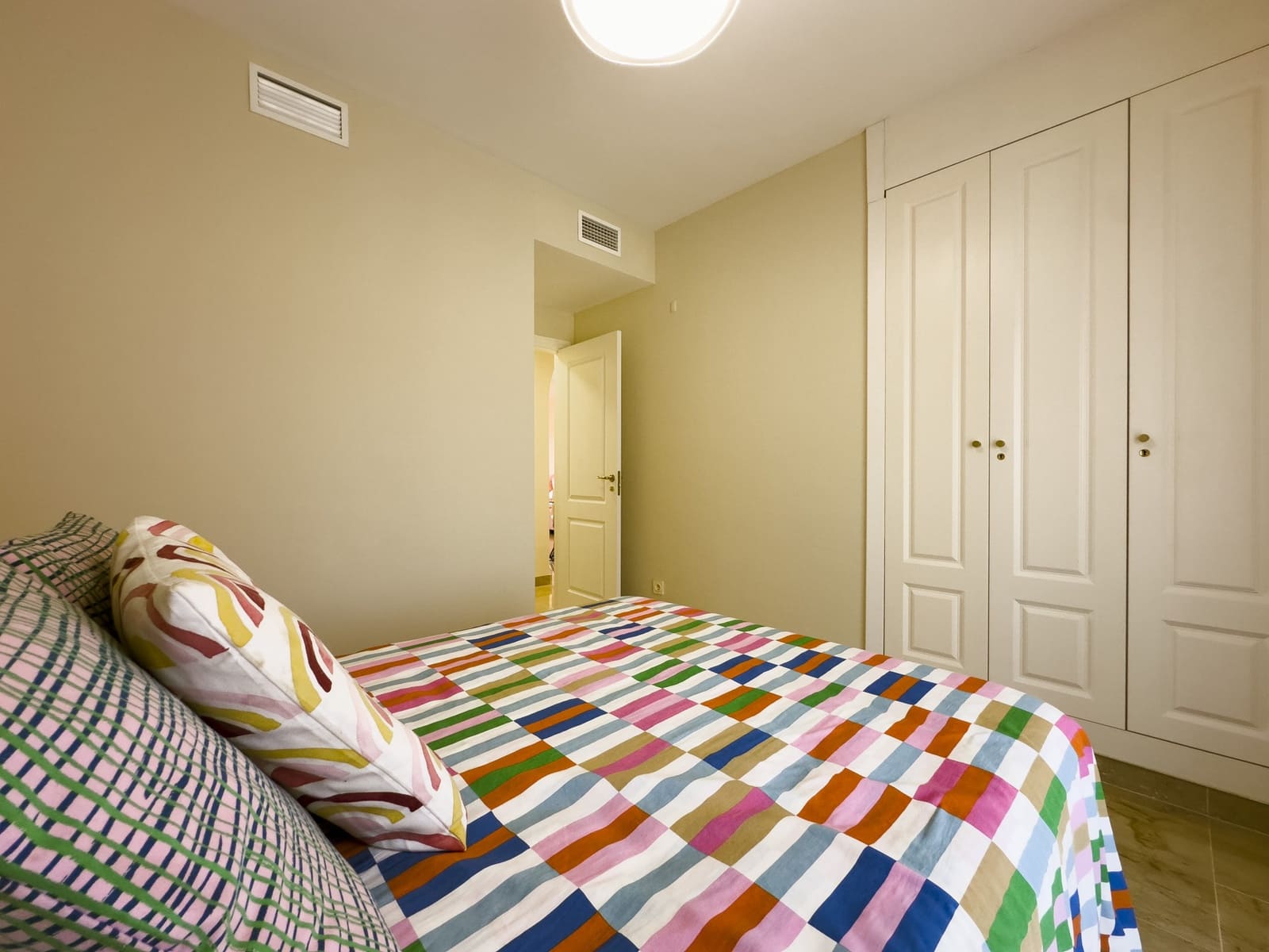 2 sypialnia Apartament na sprzedaż w Manilva z basenem garażem - 329 000 € (Ref: 9239832)