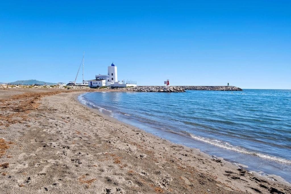 Apartamento de 2 habitaciones en Manilva en venta con piscina garaje - 430.000 € (Ref: 9294247)