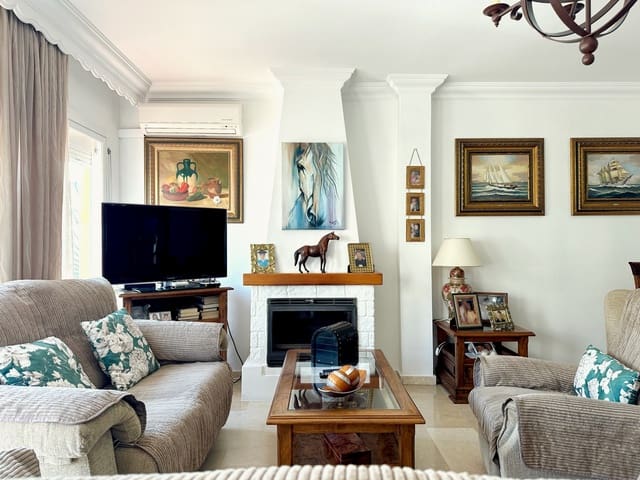 3 soverom Hus til salgs i Zona Calvario, Estepona med garasje - € 579 000 (Ref: 9312827)