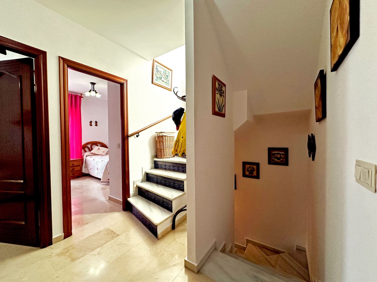 Casa de 3 habitaciones en Estepona en venta con garaje - 579.000 € (Ref: 9312827)