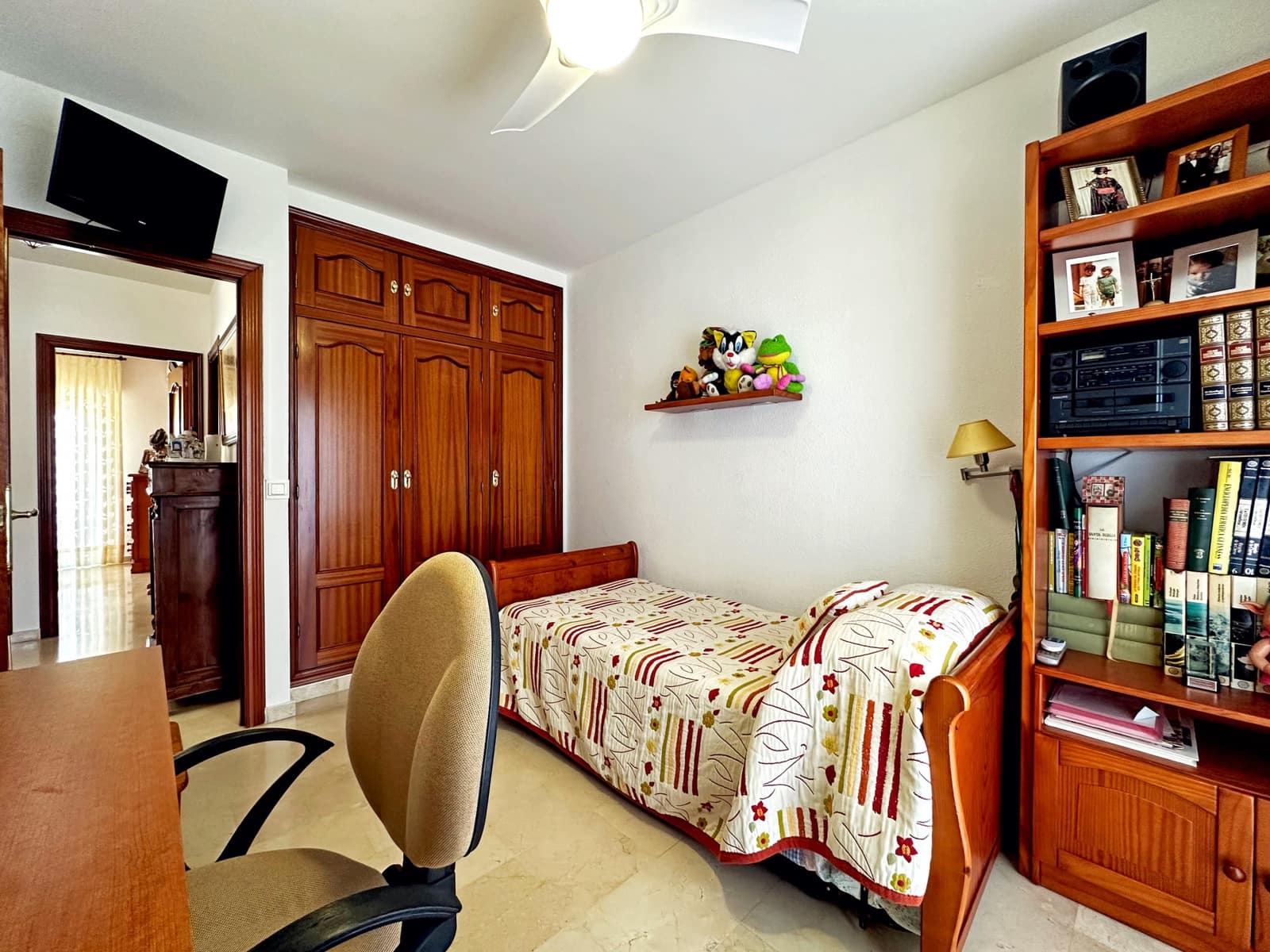 Casa de 3 habitaciones en Estepona en venta con garaje - 579.000 € (Ref: 9312827)