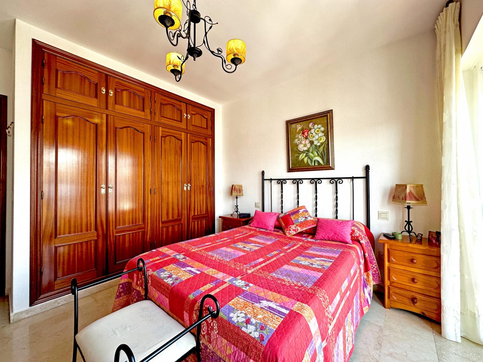 Casa de 3 habitaciones en Estepona en venta con garaje - 579.000 € (Ref: 9312827)