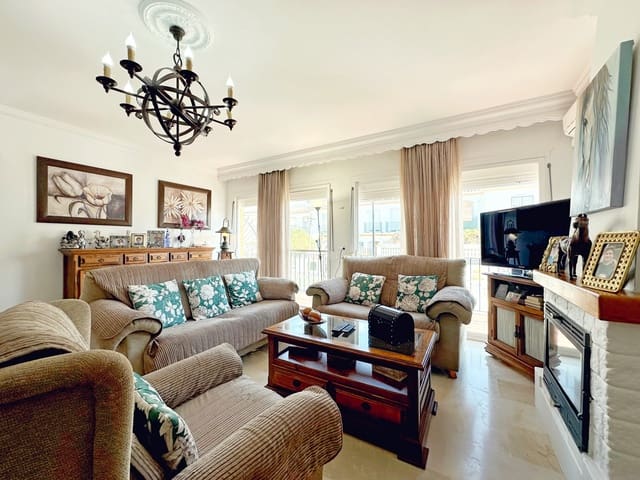 3 quarto Casa em Banda para venda em Zona Calvario, Estepona com garagem - 539 900 € (Ref: 9312827)