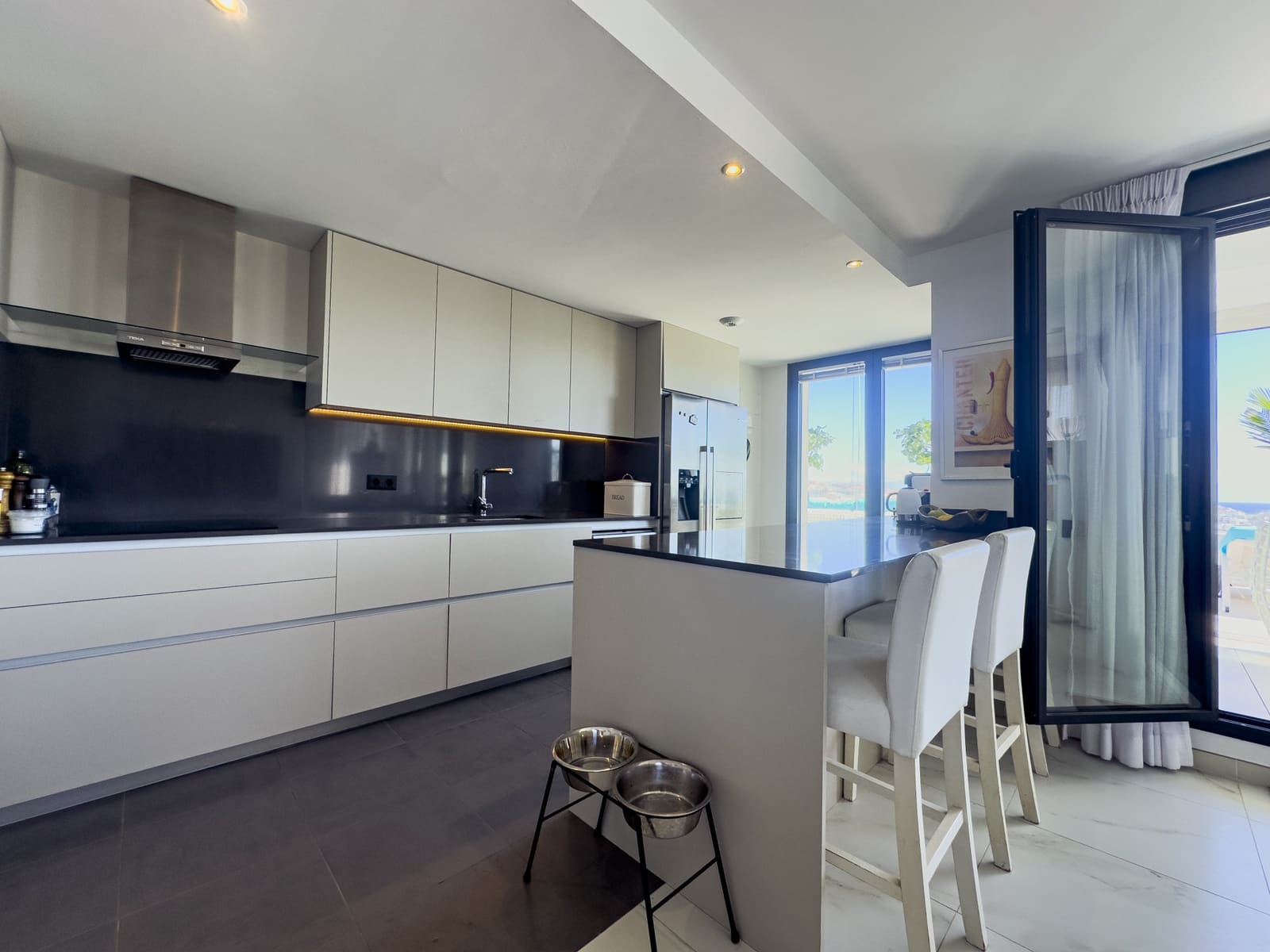 2 Zimmer Penthouse zu verkaufen in Estepona mit Pool Garage - 1.850.000 € (Ref: 9317665)