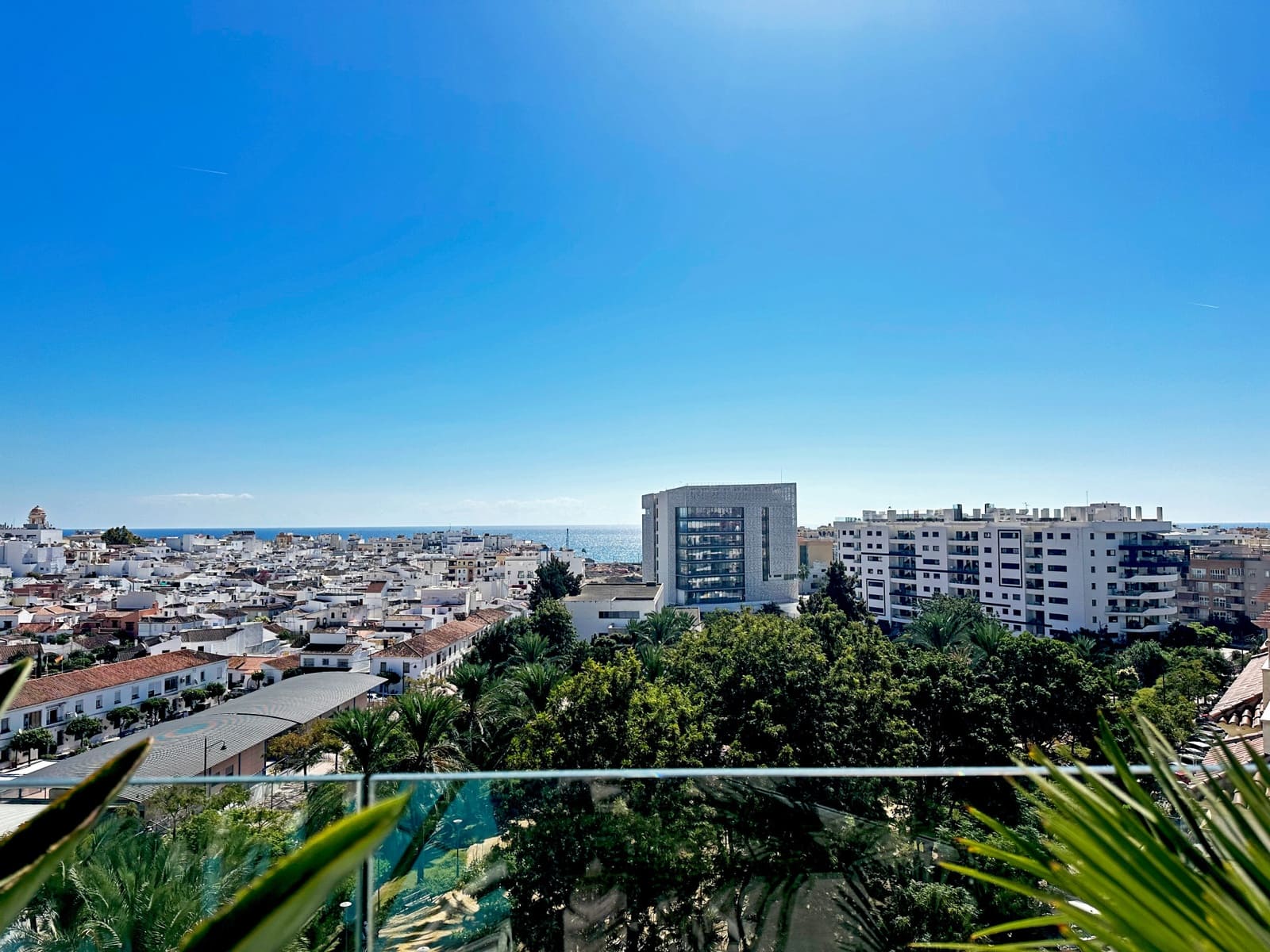 2 soveværelse Penthouse til salg i Estepona med swimmingpool garage - € 1.499.000 (Ref: 9317665)