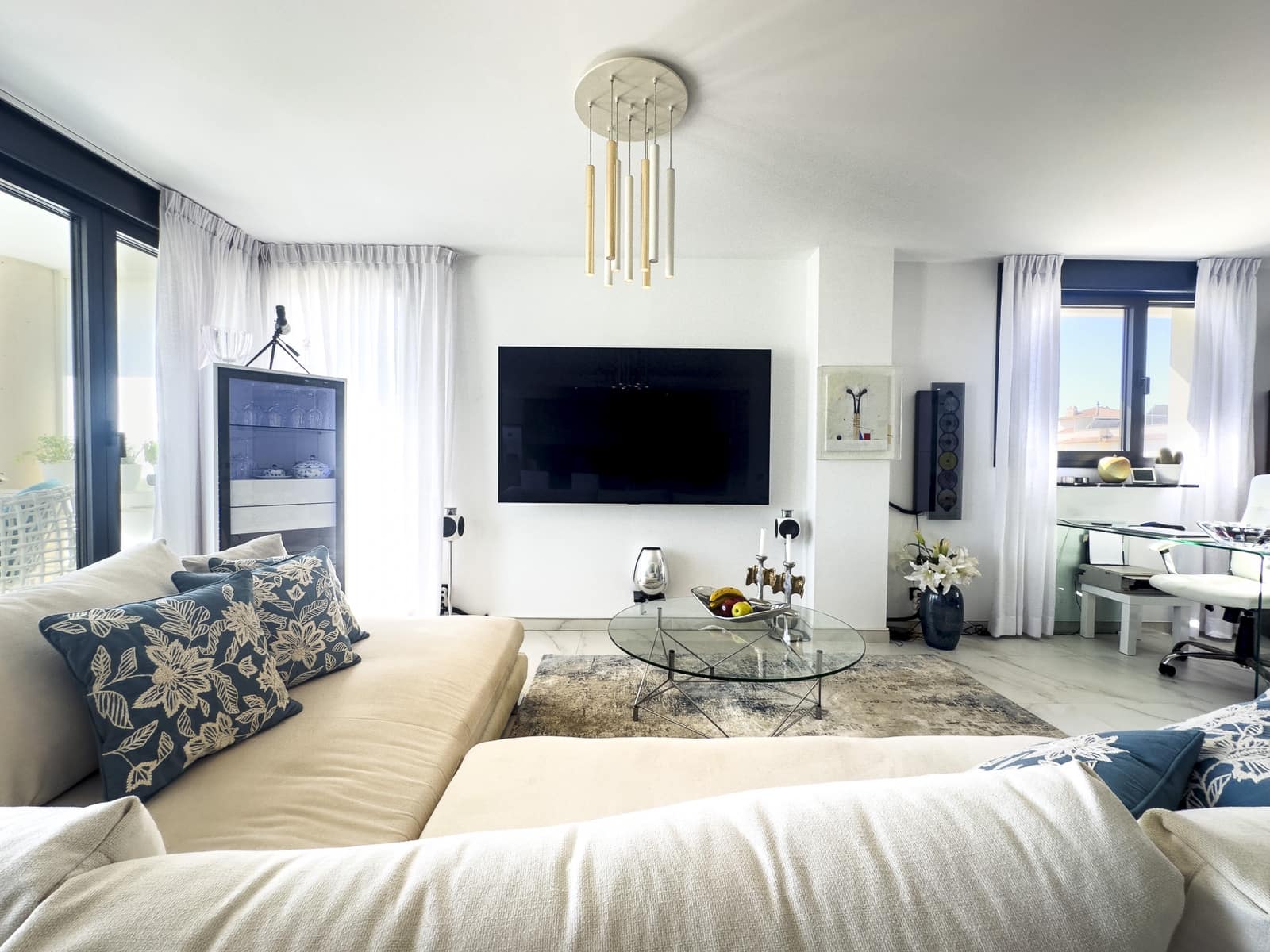 2 soveværelse Penthouse til salg i Estepona med swimmingpool garage - € 1.499.000 (Ref: 9317665)