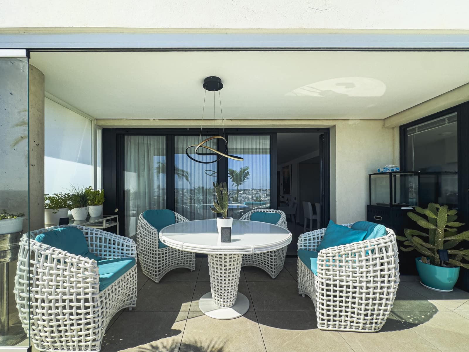 2 soveværelse Penthouse til salg i Estepona med swimmingpool garage - € 1.499.000 (Ref: 9317665)