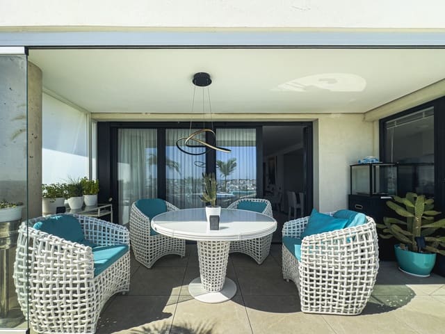 2 sypialnia Penthouse na sprzedaż w Estepona z basenem garażem - 1 499 000 € (Ref: 9317665)