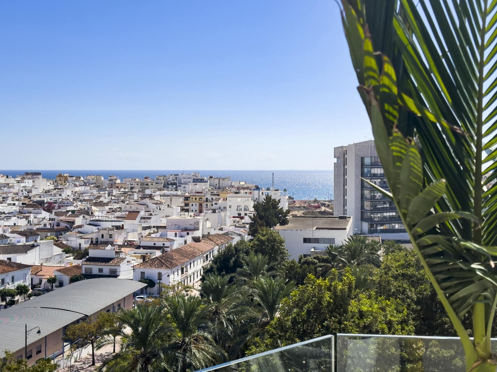 2 soveværelse Penthouse til salg i Estepona med swimmingpool garage - € 1.499.000 (Ref: 9317665)