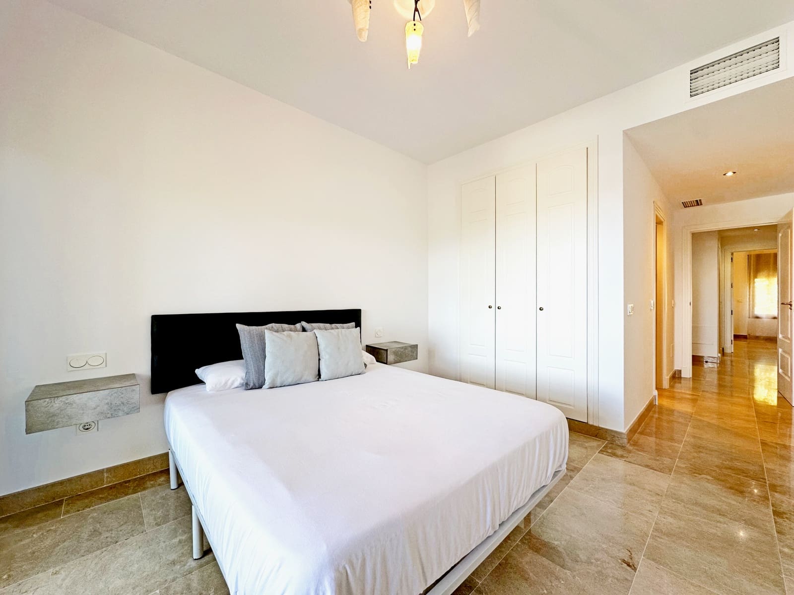 2 bedroom Apartment for sale in Manilva with pool garage - € 334,000 (Ref: 9349317)