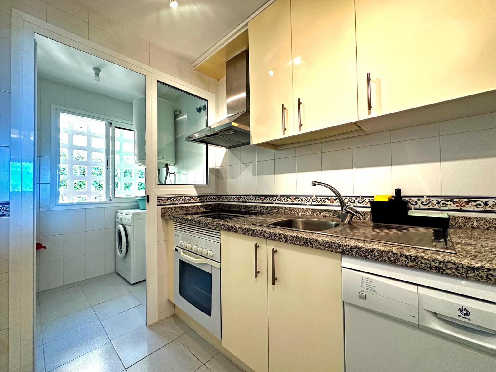 2 bedroom Apartment for sale in Manilva with pool garage - € 334,000 (Ref: 9349317)