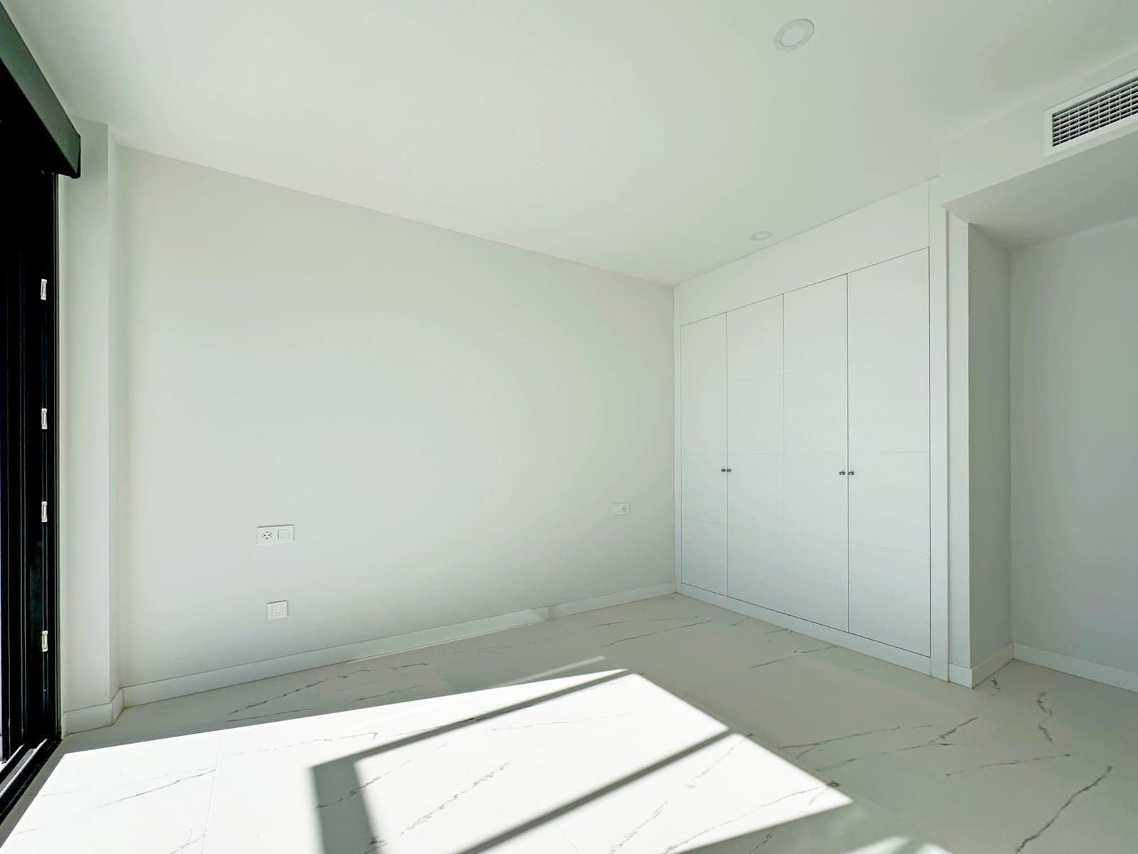 3 bedroom Penthouse for sale in Casares with pool garage - € 850,000 (Ref: 9349318)