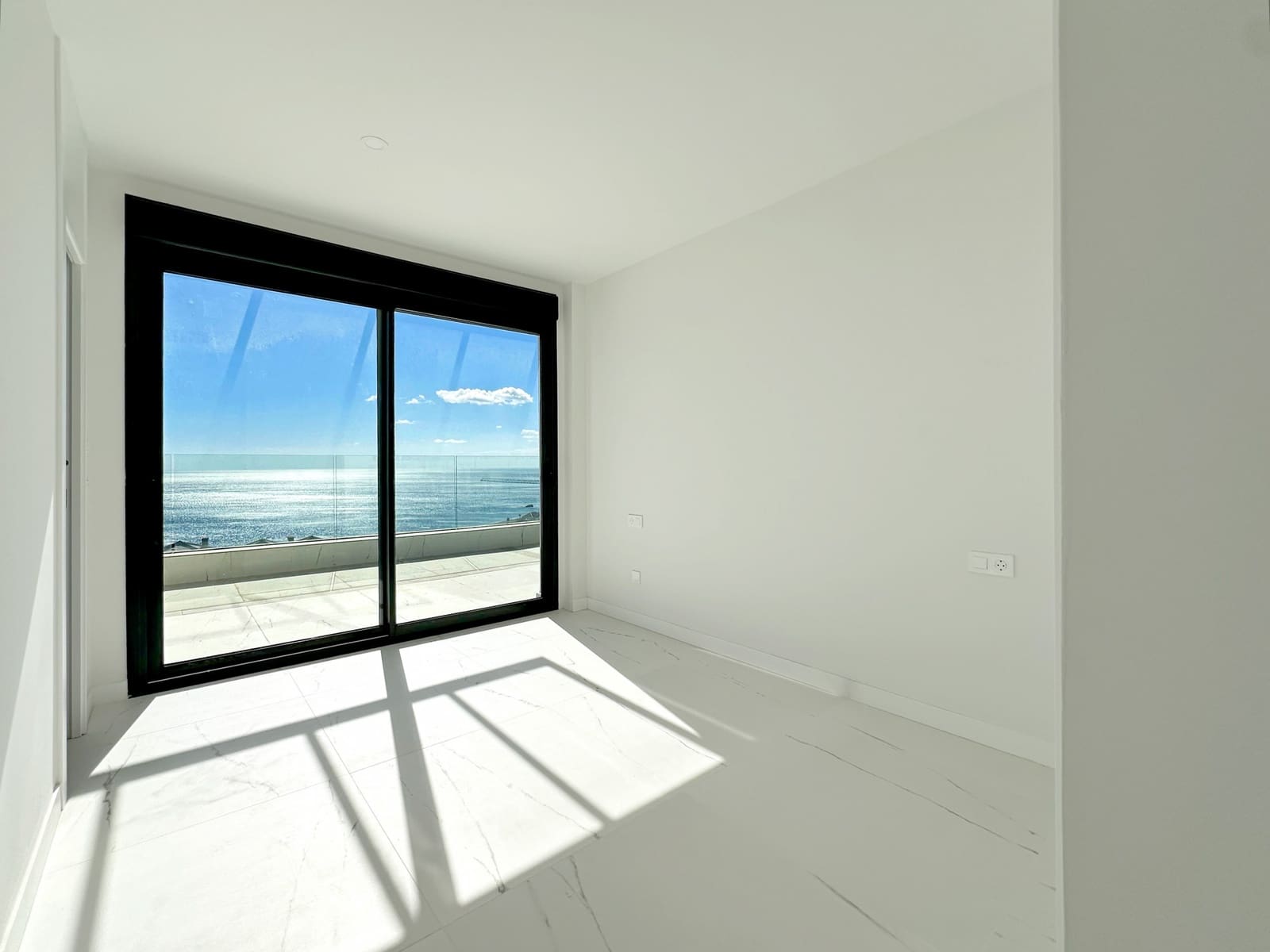 3 bedroom Penthouse for sale in Casares with pool garage - € 850,000 (Ref: 9349318)