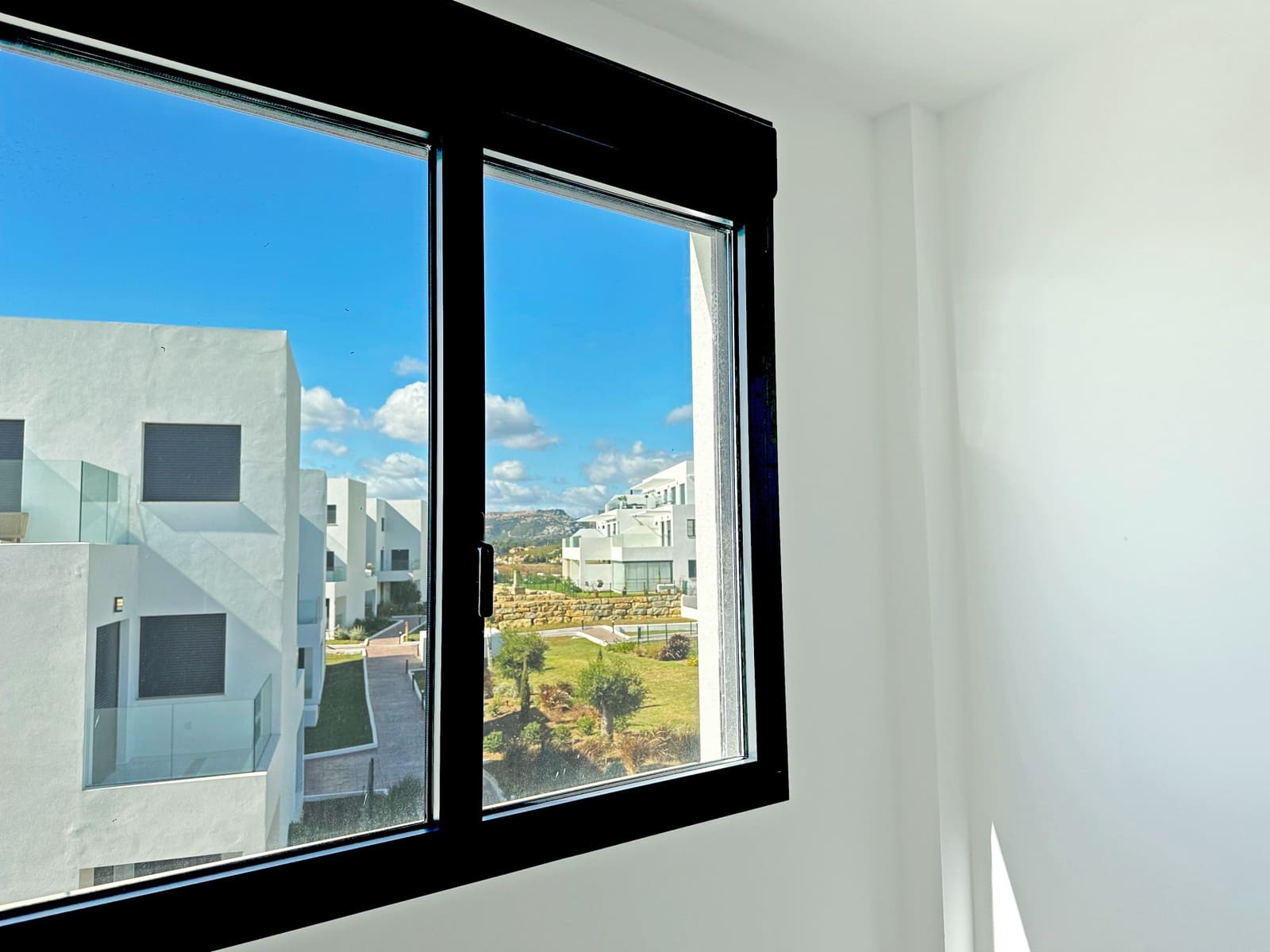 3 bedroom Penthouse for sale in Casares with pool garage - € 850,000 (Ref: 9349318)