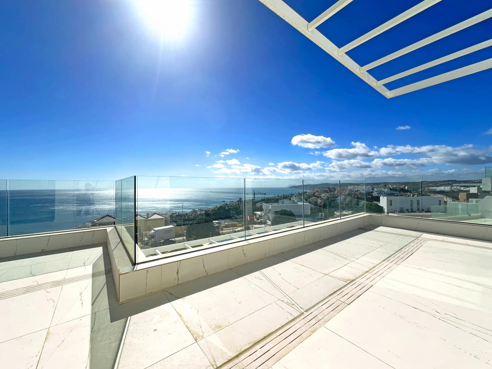 3 bedroom Penthouse for sale in Casares with pool garage - € 850,000 (Ref: 9349318)