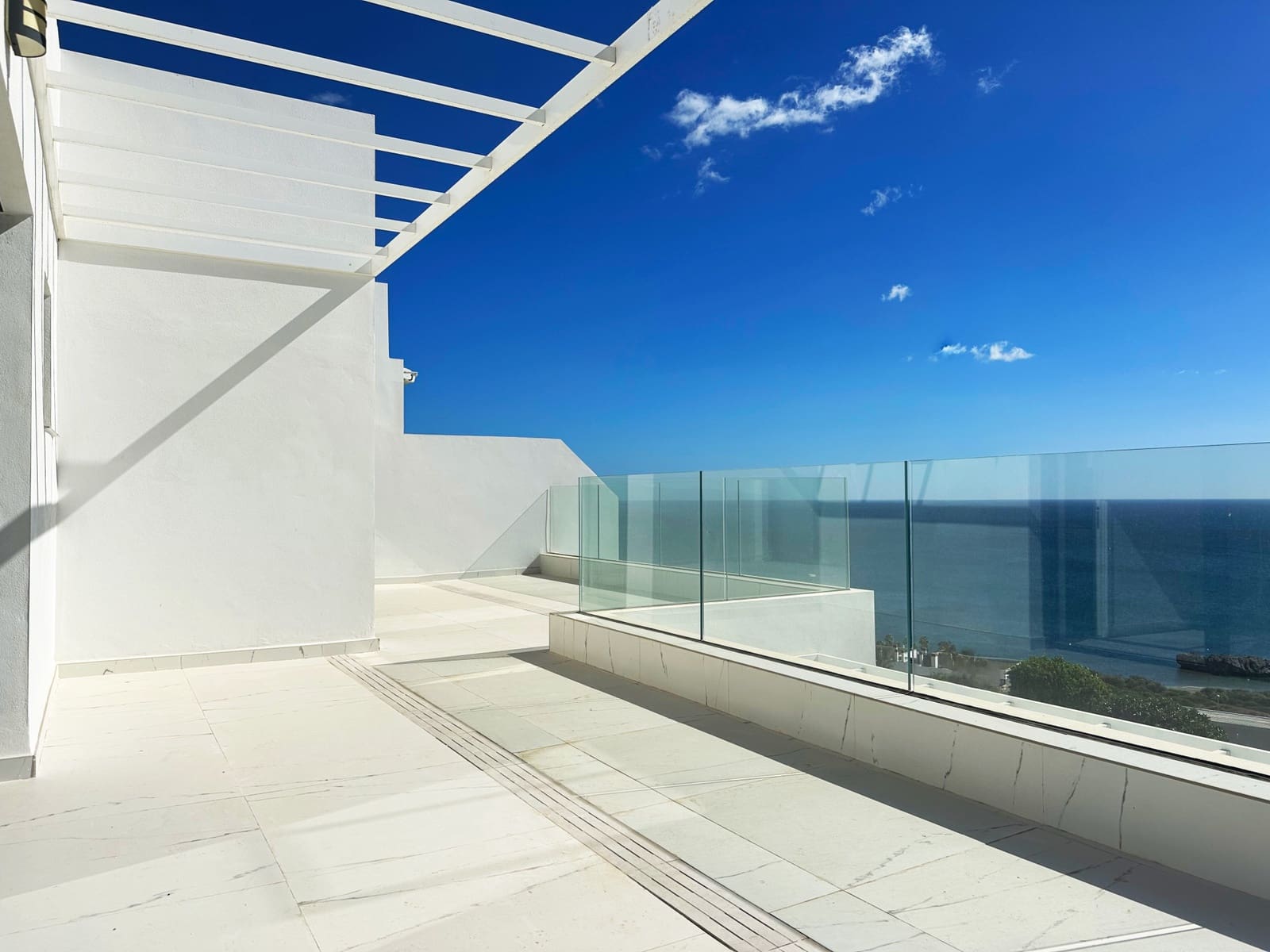3 bedroom Penthouse for sale in Casares with pool garage - € 850,000 (Ref: 9349318)