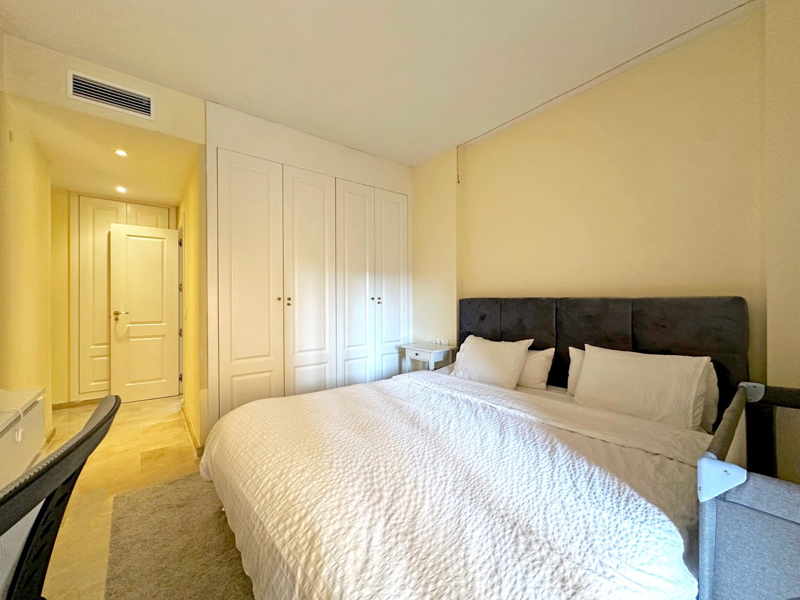 3 chambre Appartement à vendre à Manilva avec piscine garage - 319 000 € (Ref: 9349319)