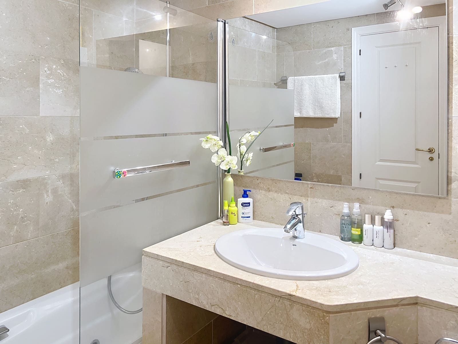 Apartamento de 2 habitaciones en Manilva en venta con piscina garaje - 310.000 € (Ref: 9367252)