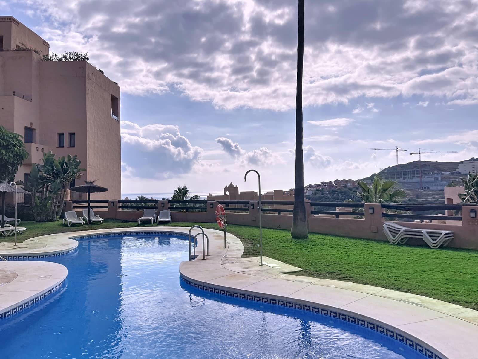 Apartamento de 2 habitaciones en Manilva en venta con piscina garaje - 310.000 € (Ref: 9367252)
