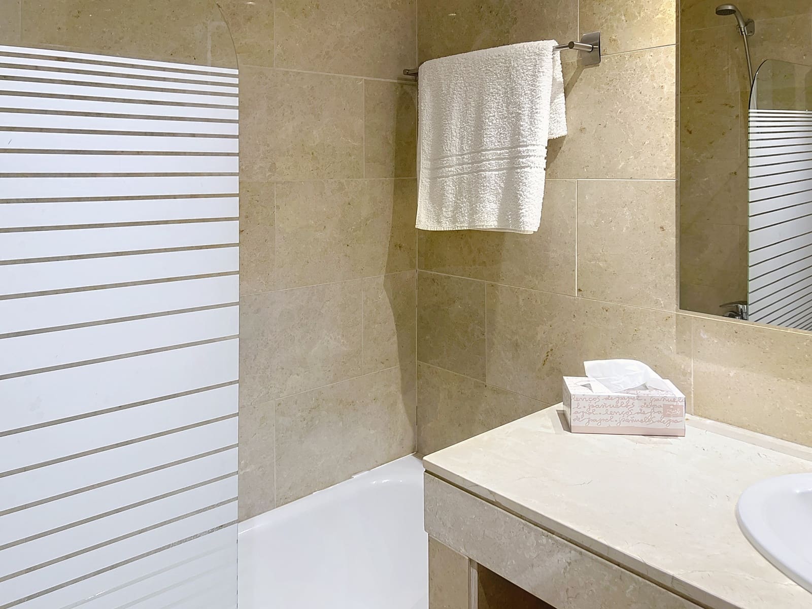 Apartamento de 2 habitaciones en Manilva en venta con piscina garaje - 310.000 € (Ref: 9367252)