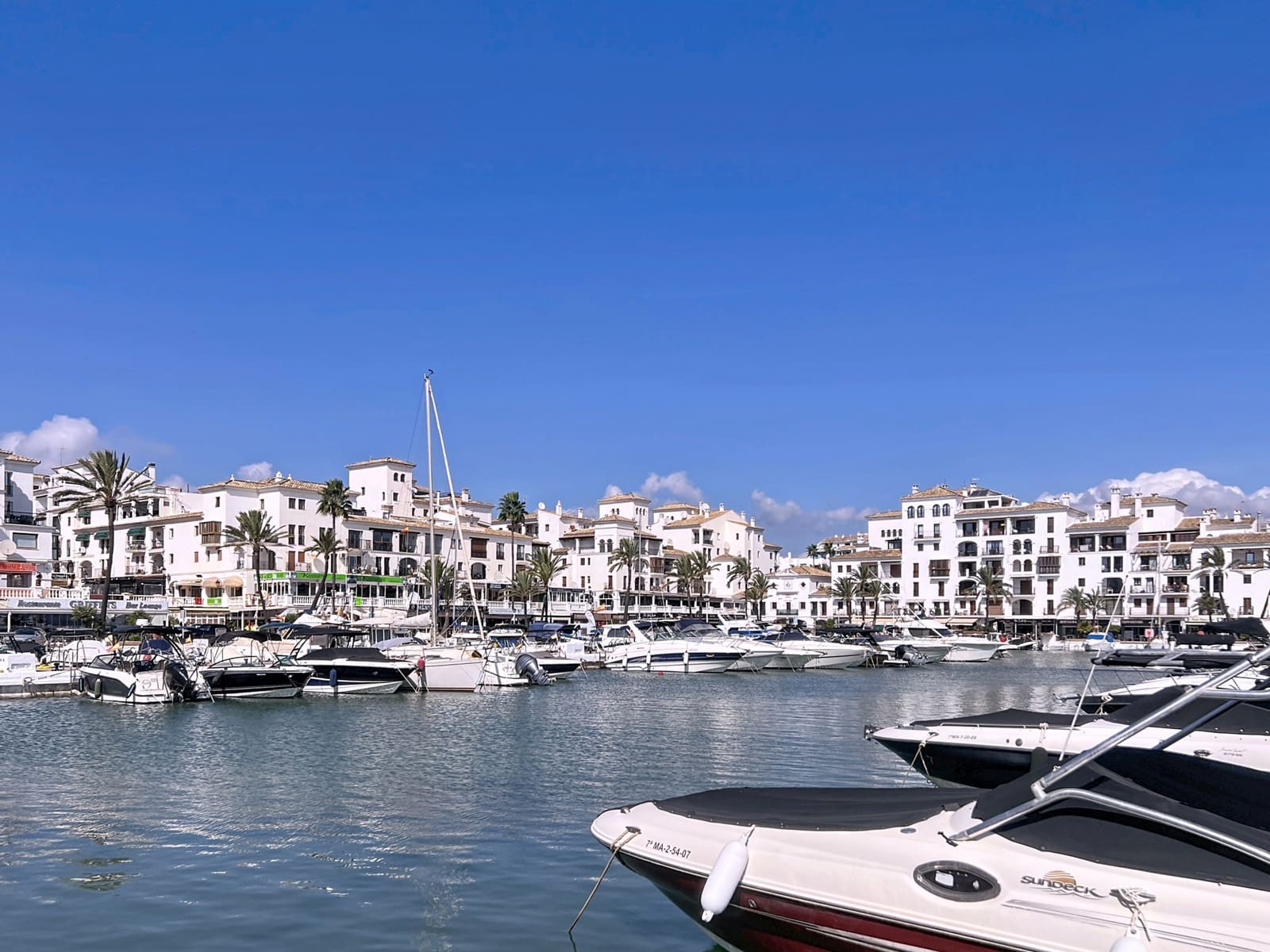 Apartamento de 2 habitaciones en Manilva en venta con piscina garaje - 310.000 € (Ref: 9367252)