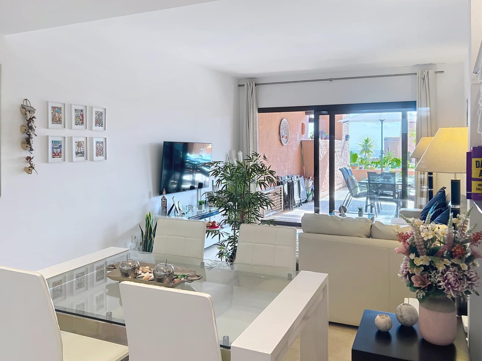 Apartamento de 2 habitaciones en Manilva en venta con piscina garaje - 310.000 € (Ref: 9367252)