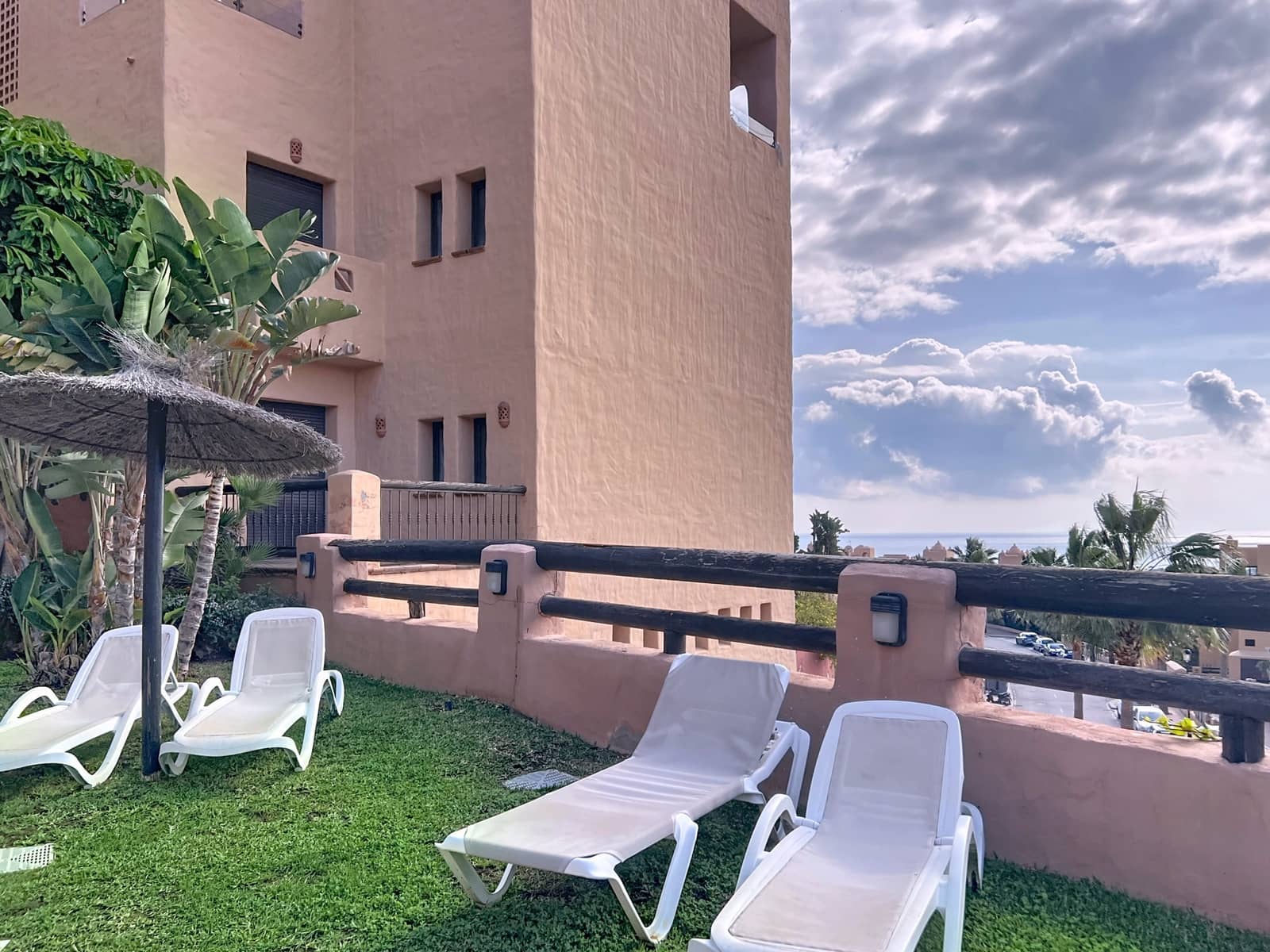 Apartamento de 2 habitaciones en Manilva en venta con piscina garaje - 310.000 € (Ref: 9367252)