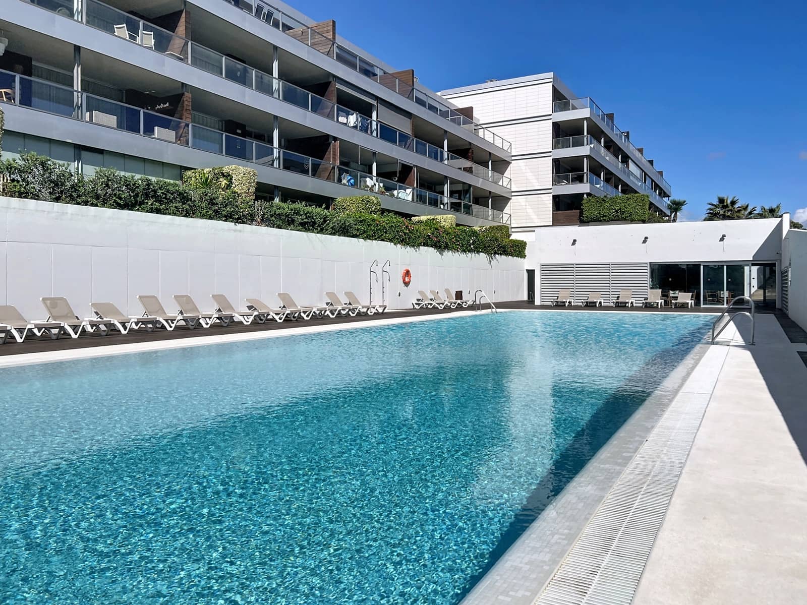 Apartamento de 3 habitaciones en Manilva en venta con piscina garaje - 359.000 € (Ref: 9382525)