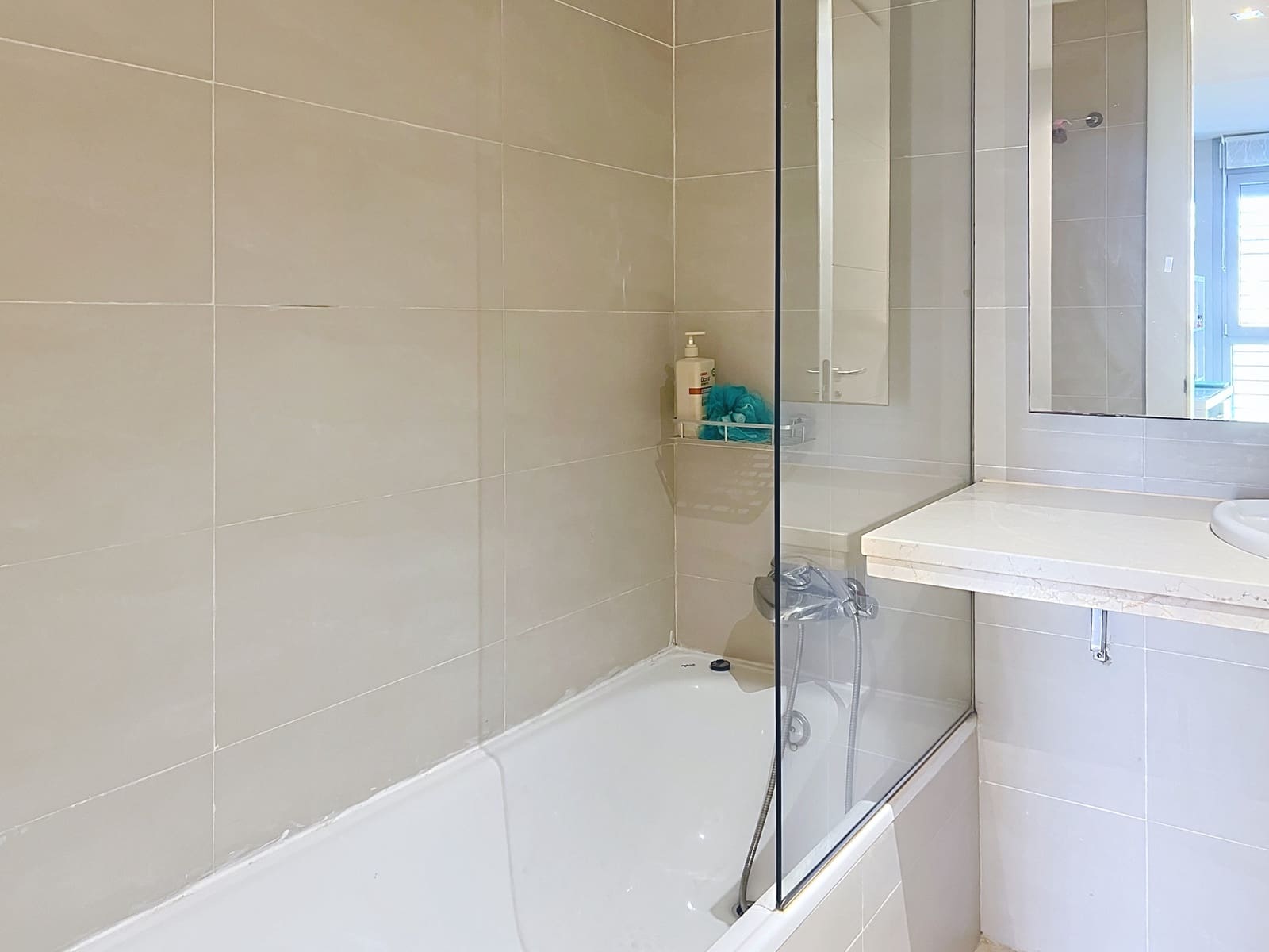 Apartamento de 3 habitaciones en Manilva en venta con piscina garaje - 359.000 € (Ref: 9382525)