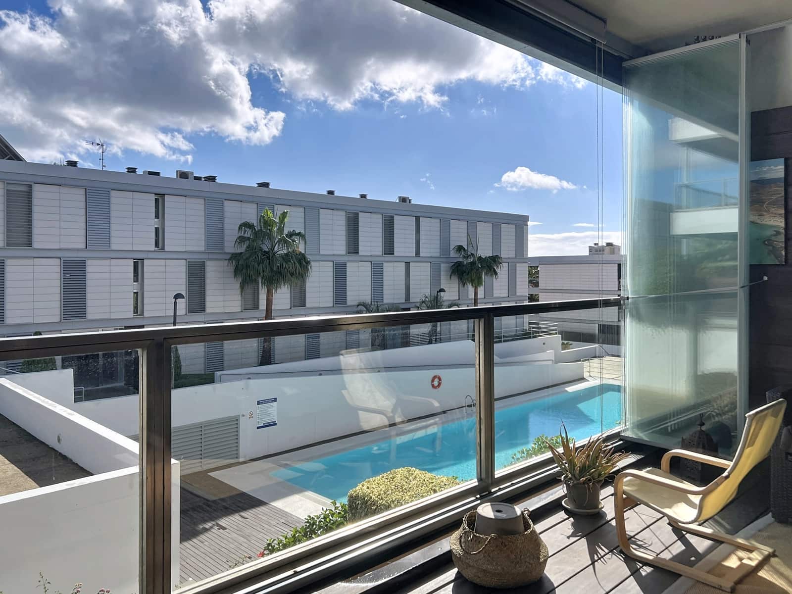 Apartamento de 3 habitaciones en Manilva en venta con piscina garaje - 359.000 € (Ref: 9382525)