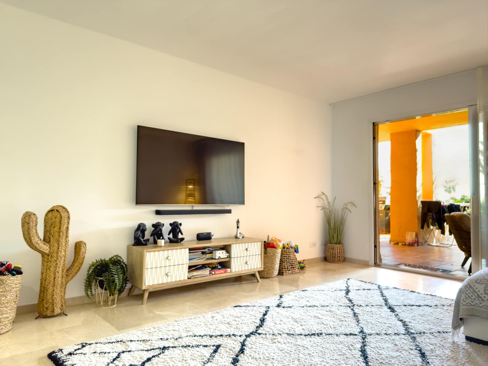 Apartamento de 3 habitaciones en Manilva en venta con piscina garaje - 595.000 € (Ref: 9395869)