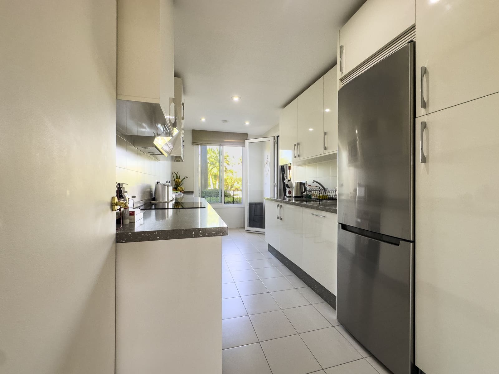 Apartamento de 3 habitaciones en Manilva en venta con piscina garaje - 595.000 € (Ref: 9395869)