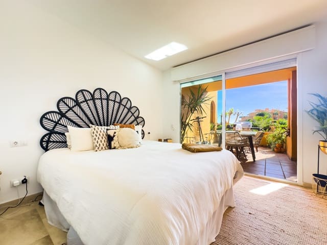 3 makuuhuone Huoneisto myytävänä paikassa Castillo de la Duquesa, Manilva mukana uima-altaan 
autotalli - 595 000 € (Ref: 9395869)