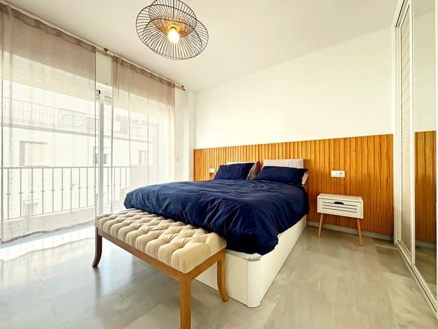 3 soveværelse Byhus til salg i Estepona med swimmingpool garage - € 655.000 (Ref: 9410838)