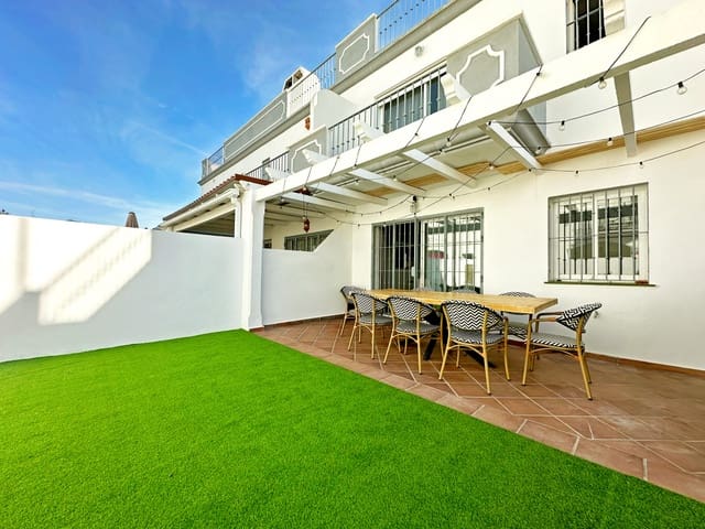 3 soveværelse Byhus til salg i Estepona med swimmingpool garage - € 655.000 (Ref: 9410838)