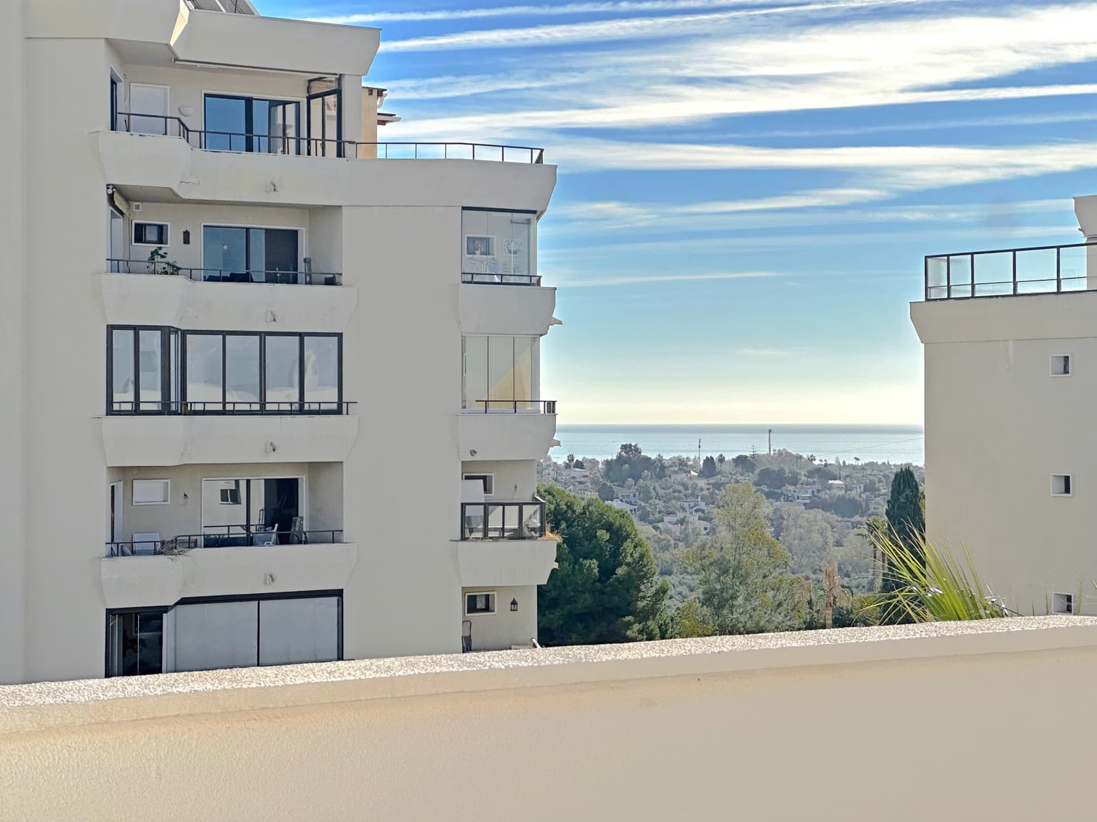 3 soverom Hus til salgs i Estepona med svømmebasseng garasje - € 655 000 (Ref: 9410838)