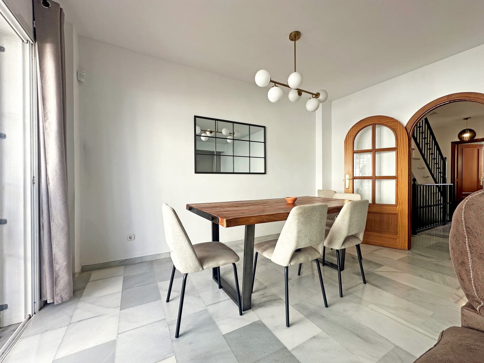3 soverom Hus til salgs i Estepona med svømmebasseng garasje - € 655 000 (Ref: 9410838)