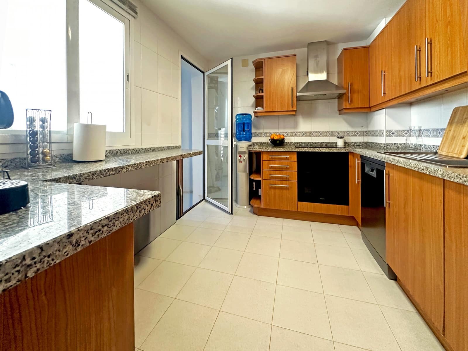 3 soverom Hus til salgs i Estepona med svømmebasseng garasje - € 655 000 (Ref: 9410838)