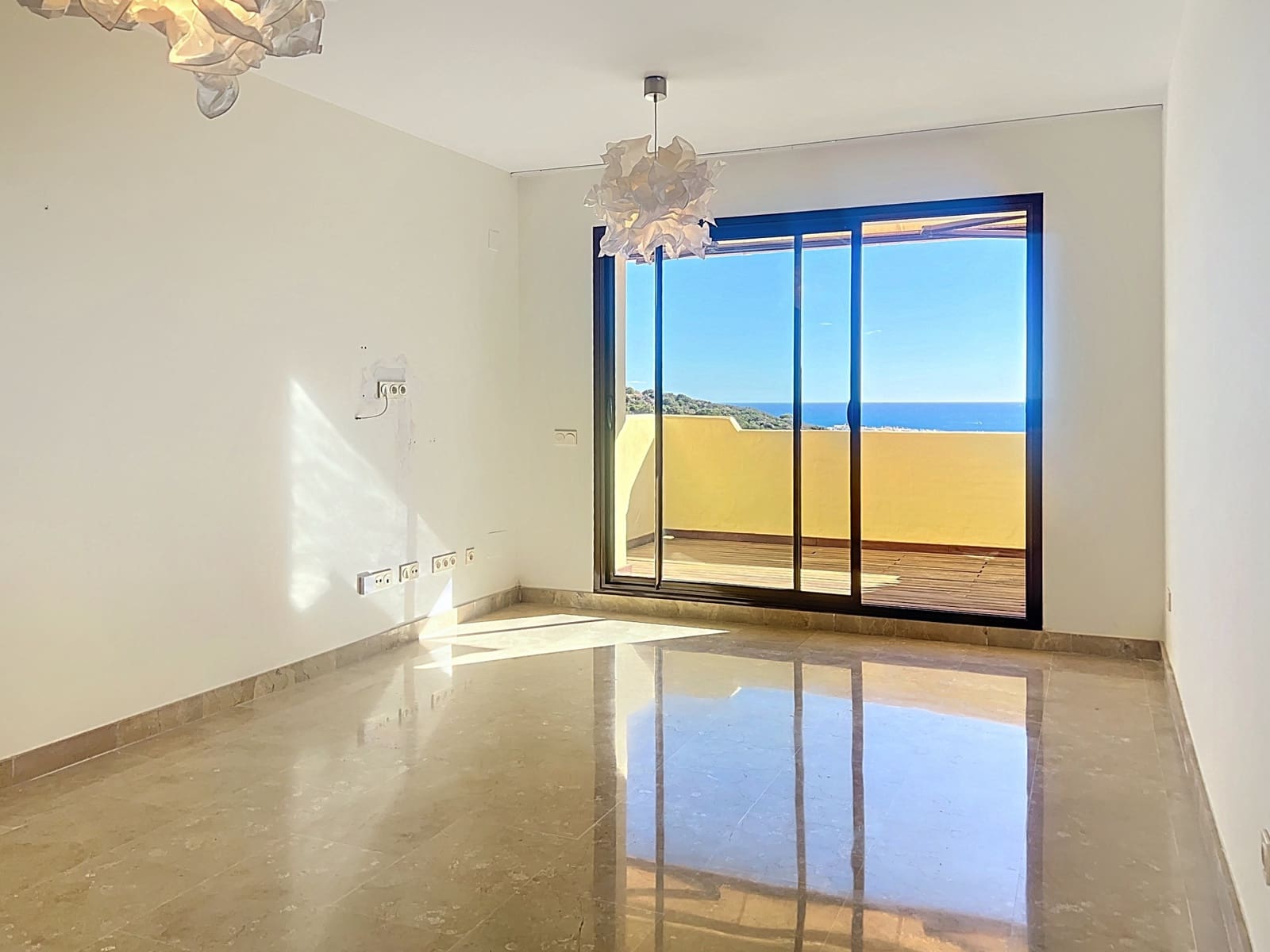 2 chambre Appartement à vendre à Manilva avec piscine garage - 275 000 € (Ref: 9427036)