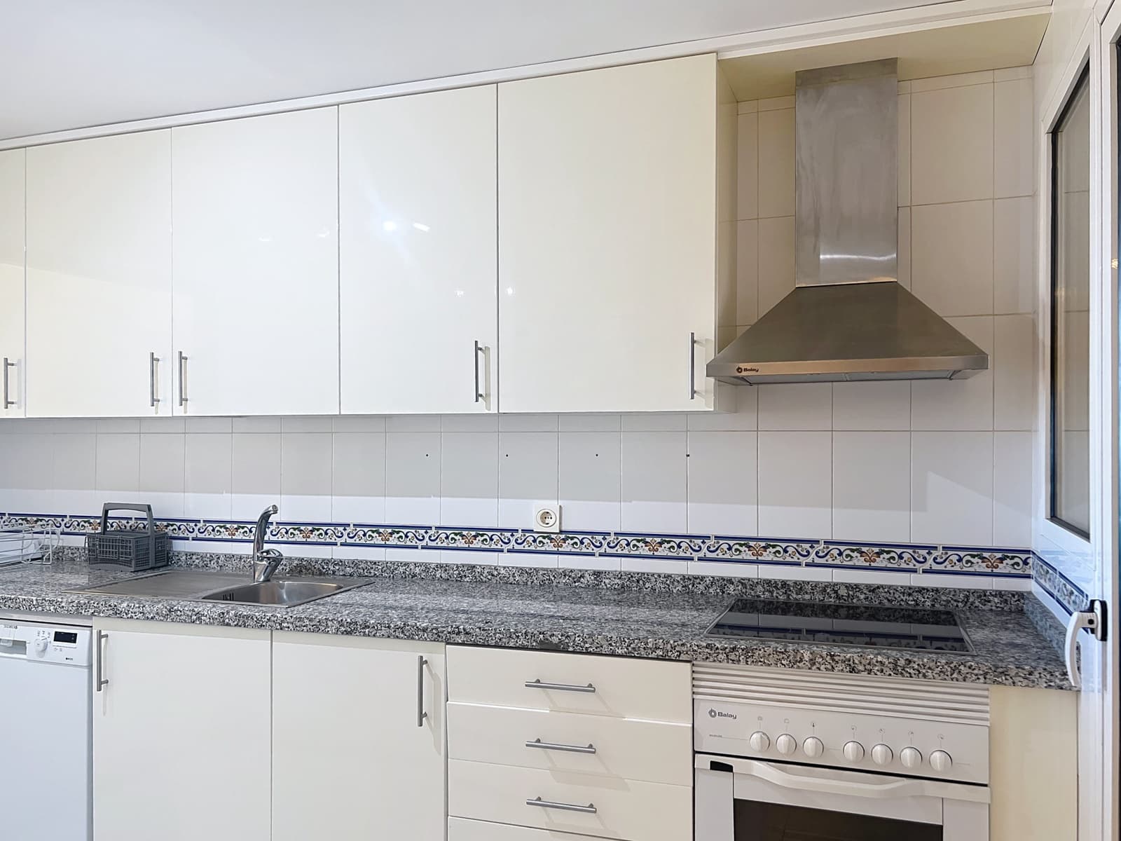 2 chambre Appartement à vendre à Manilva avec piscine garage - 275 000 € (Ref: 9427036)