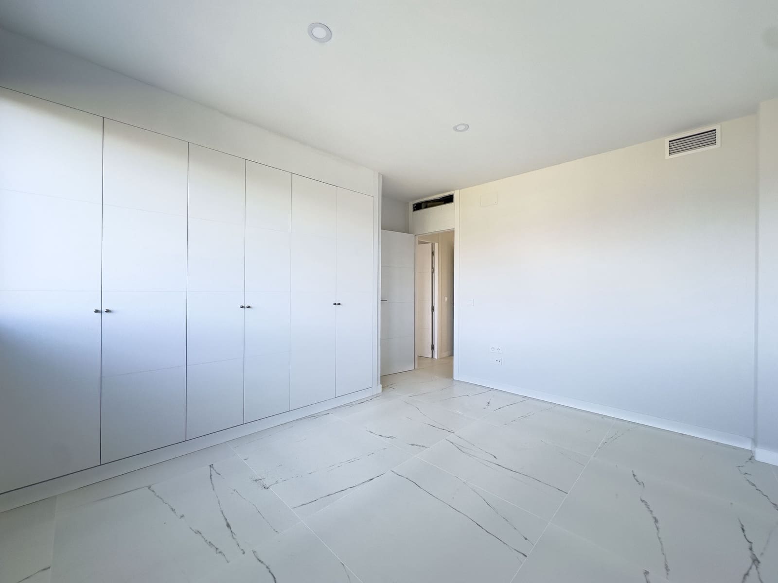 2 chambre Appartement à vendre à Casares avec piscine garage - 505 000 € (Ref: 9431245)